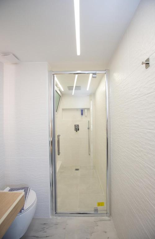 Koupelna v ubytování MELMA PROPERTIES - ARIA-Piraeus Central Penthouse