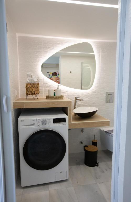 Koupelna v ubytování MELMA PROPERTIES - ARIA-Piraeus Central Penthouse