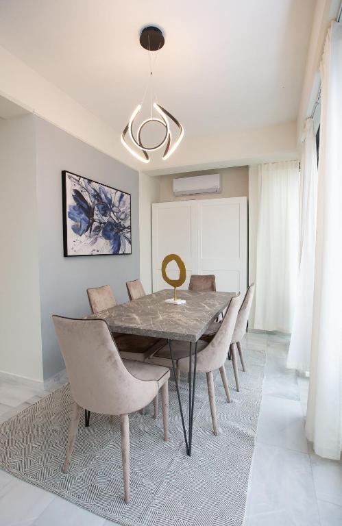 Fotografie z fotogalerie ubytování MELMA PROPERTIES - ARIA-Piraeus Central Penthouse v destinaci Piraeus