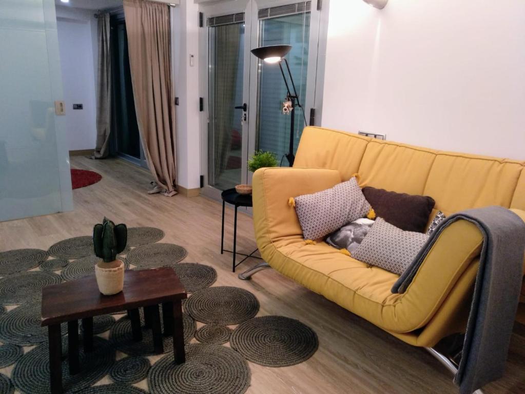 Posedenie v ubytovaní Casa Rocha Velha con terraza y piscina particular