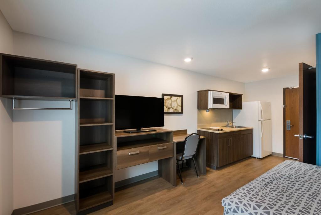 WoodSpring Suites Austin Central photo