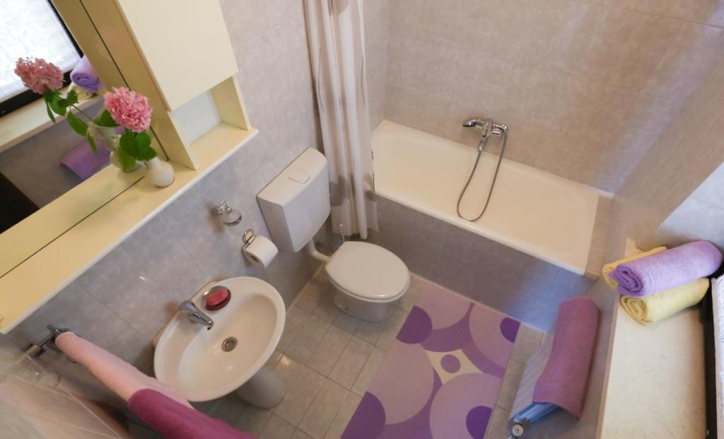 Kúpeľňa v ubytovaní Rooms Cvetka