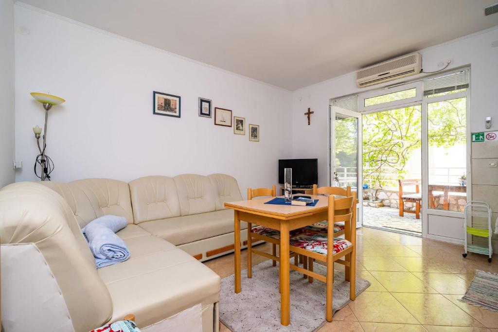Apartment Zuljana 10233a - Appartement D'une Chambre