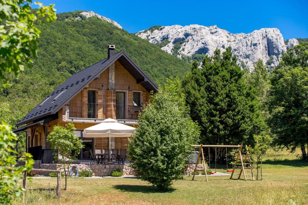 Galeriebild der Unterkunft Family friendly house with a parking space Baske Ostarije, Velebit - 21330 in Brušane