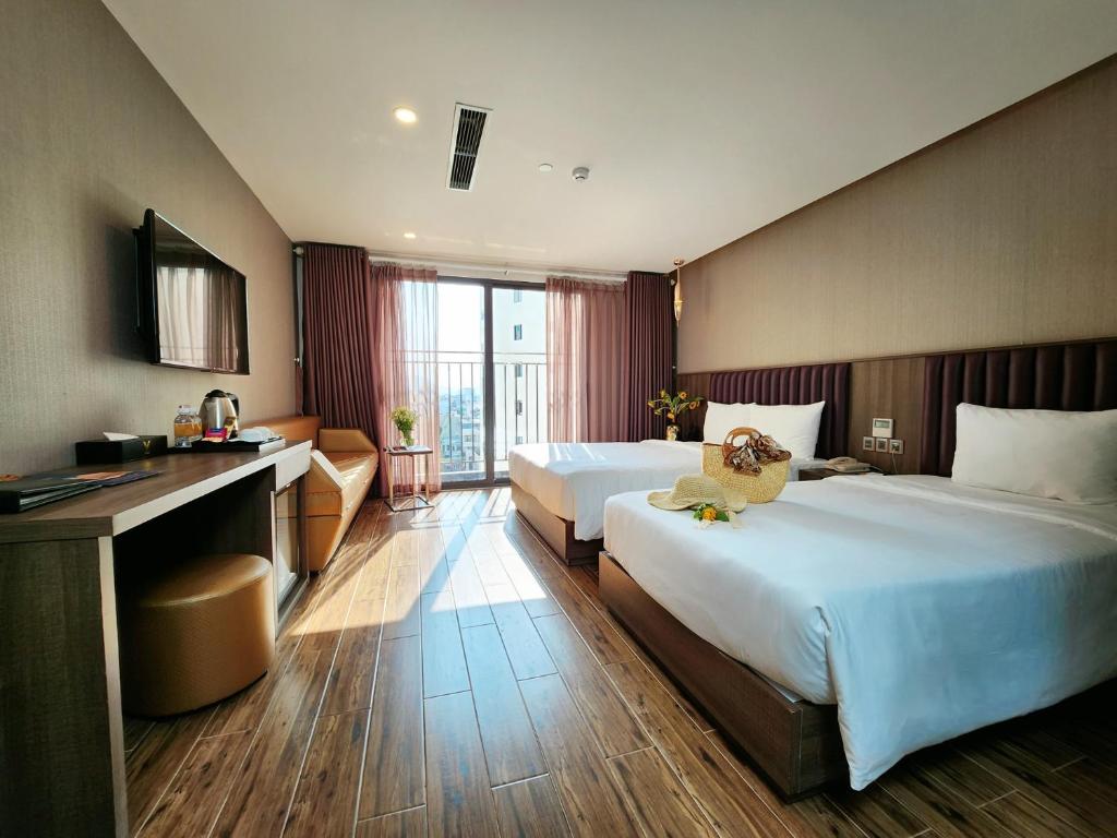 Phòng cho 3 người có Ban Công