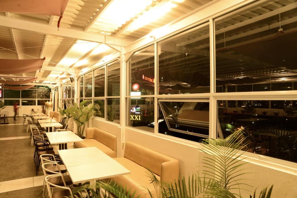 Fotografie z fotogalerie ubytování Front One Hotel Pasir Koja Bandung v destinaci Bandung