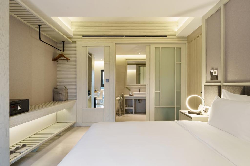 Executive Room - Complimentary Daily Afternoon Tea & Welcome Minibar