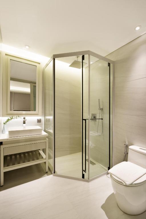 Junior Deluxe - No Window - Complimentary Daily Afternoon Tea & Welcome Minibar