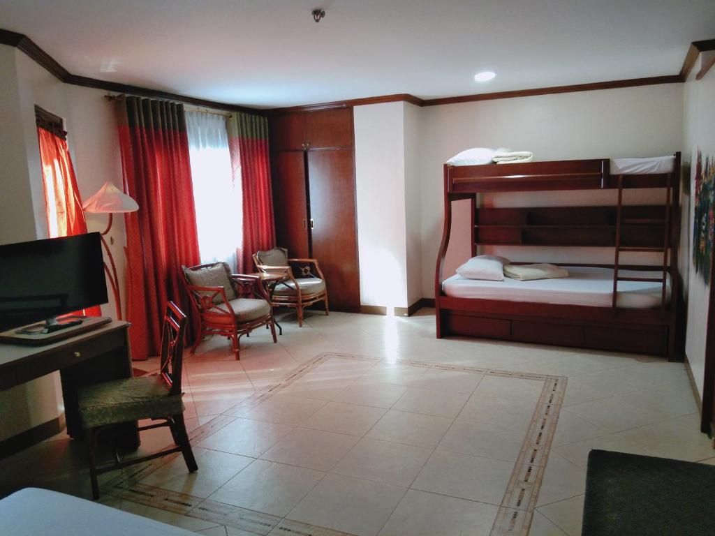 The Golden Pine Hotel - One-Bedroom Suite