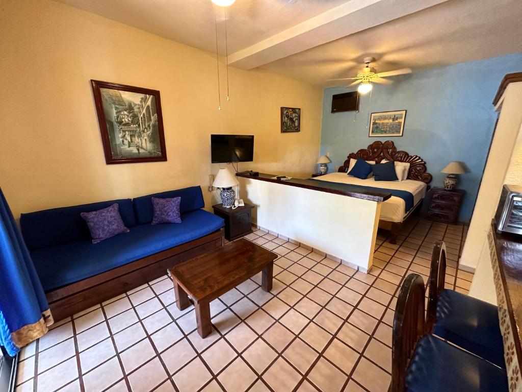 TV a/nebo společenská místnost v ubytování Vallarta Sun Suites