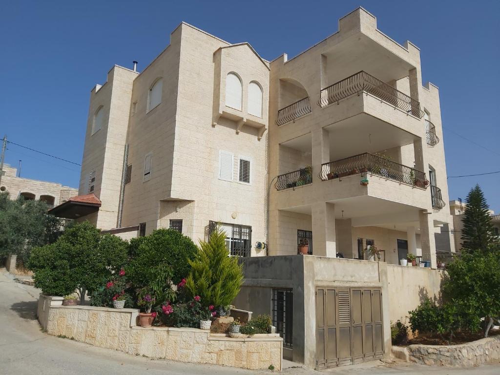 Wael George Apartment