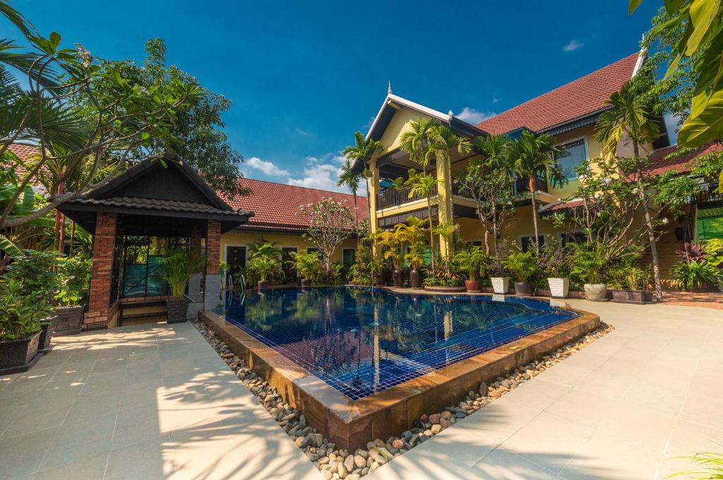 Bazén v ubytování Sophavady D'Angkor nebo v jeho okolí