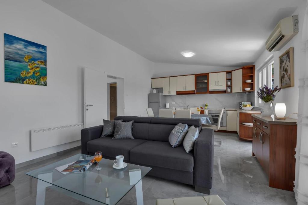 Kuchyňa alebo kuchynka v ubytovaní Ana Apartment