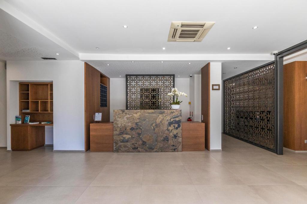 Vstupní hala nebo recepce v ubytování Hotel Shegara