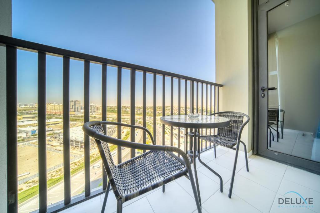 Balkón nebo terasa v ubytování Exquisite 2BR with Assistant Room at Mesk 1 Midtown Dubai Production City by Deluxe Holiday Homes