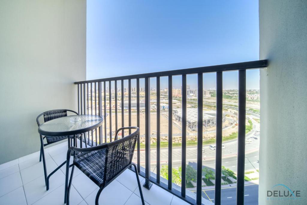 Balkón nebo terasa v ubytování Exquisite 2BR with Assistant Room at Mesk 1 Midtown Dubai Production City by Deluxe Holiday Homes