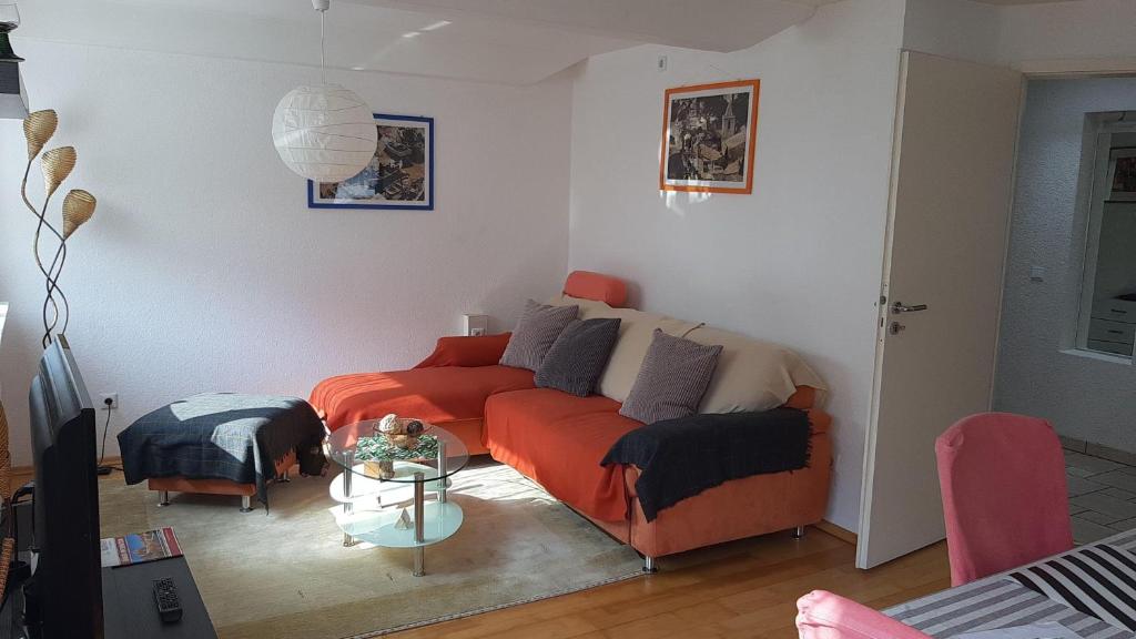 Posezení v ubytování Ferienwohnung-Zweiburgenblick