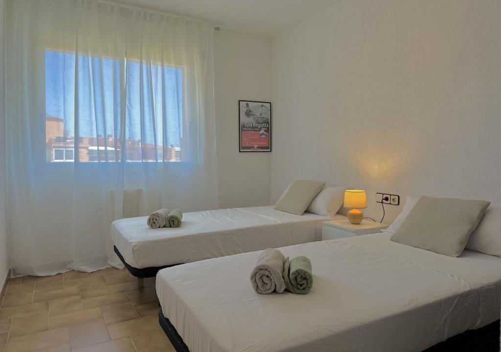 Fotografia z galérie ubytovania Amplio piso para 6 personas v destinácii Cambrils