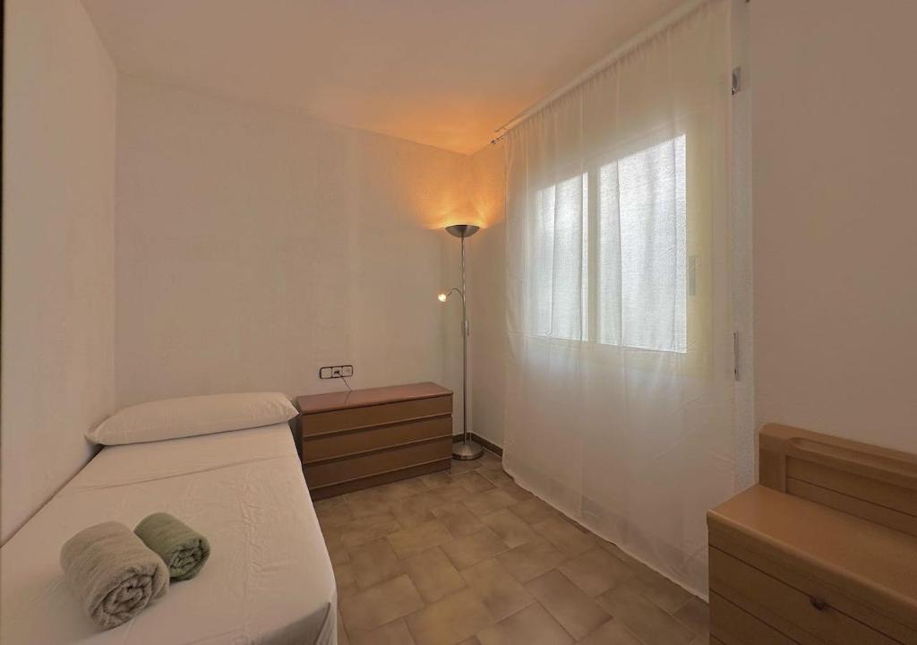 Fotografia z galérie ubytovania Amplio piso para 6 personas v destinácii Cambrils