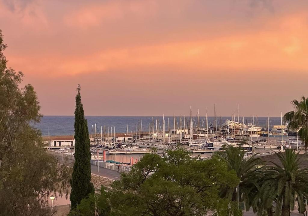 Fotografia z galérie ubytovania Amplio piso para 6 personas v destinácii Cambrils