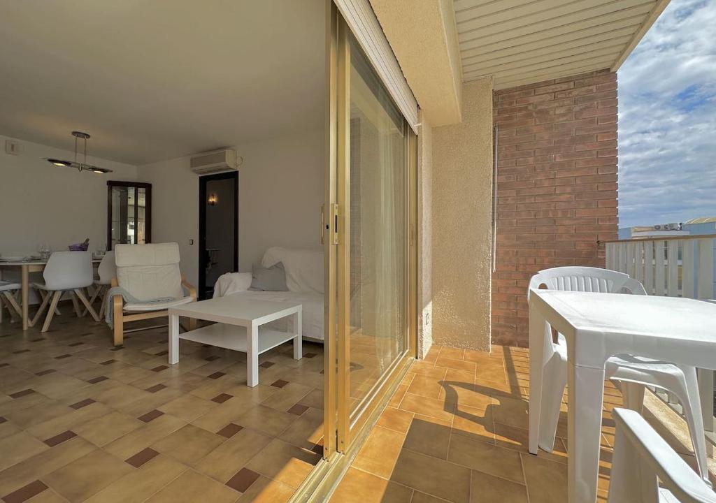 Fotografia z galérie ubytovania Amplio piso para 6 personas v destinácii Cambrils