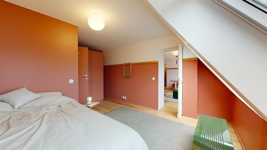 JOIVY Premium flats in the heart of the 9th arr, near Moulin Rouge - Two-Bedroom Apartment
