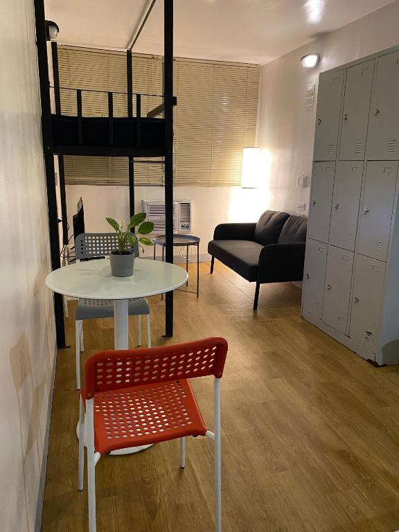 Posezení v ubytování Burgos Hub Hostel