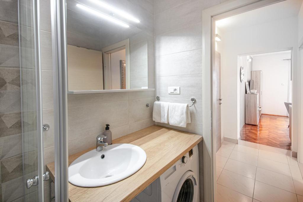 Apartments Villa Luce - 9