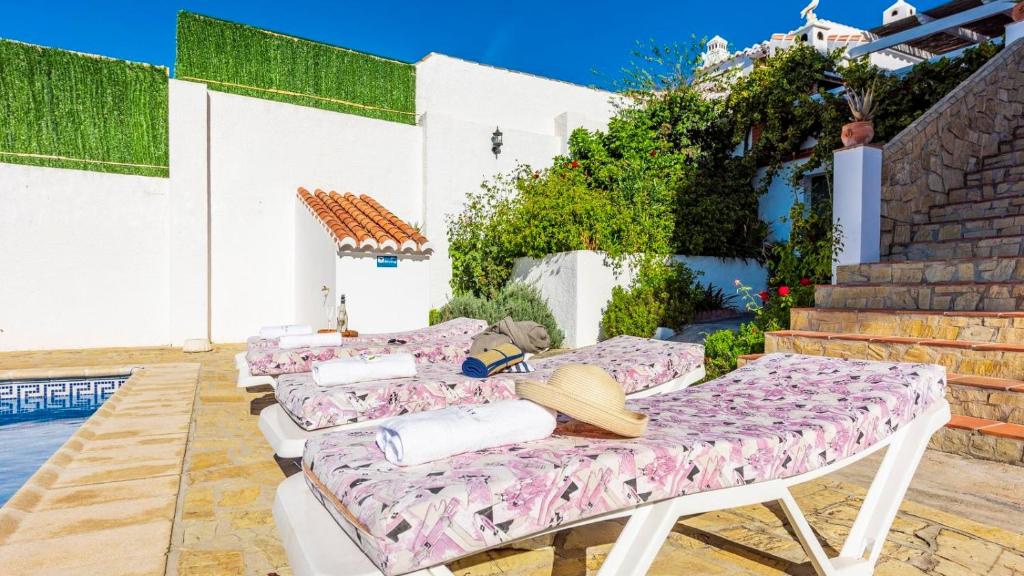 Bazén v ubytování Villa Las Flores Frigiliana by Ruralidays nebo v jeho okolí