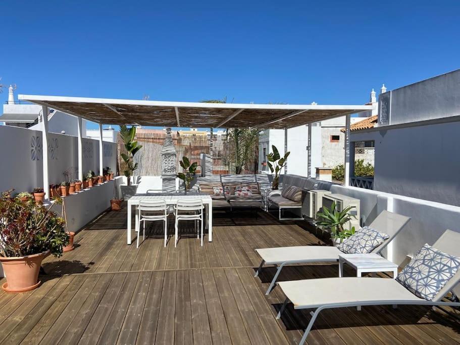 Μπαλκόνι ή βεράντα στο CasaWolhão LIBERDADE maison de pêcheur avec toit-terrasse