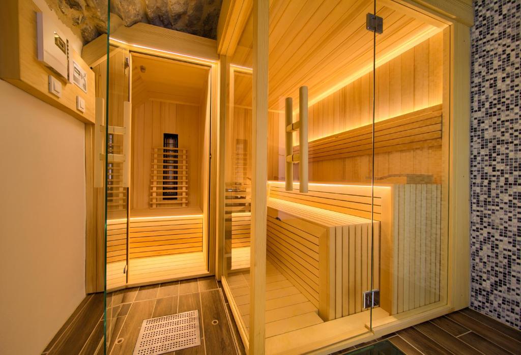 Fotografie z fotogalerie ubytování Luxury Villa Ive With Heated Pool, Finnish Sauna, Infrared Sauna, Pet Friendly v destinaci Krk