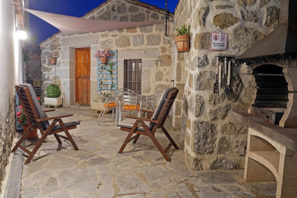 A patio or other outdoor area at Casa Rural El Berrueco