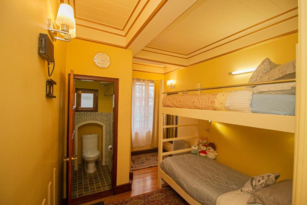 Postel nebo postele na pokoji v ubytování Amritara Luxury Villa Tosca, Gangtok