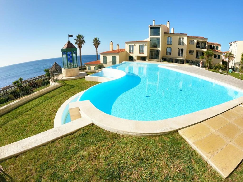 Bazén v ubytování Cascais, Fabulous apartment in Luxury Condominium, Parede nebo v jeho okolí