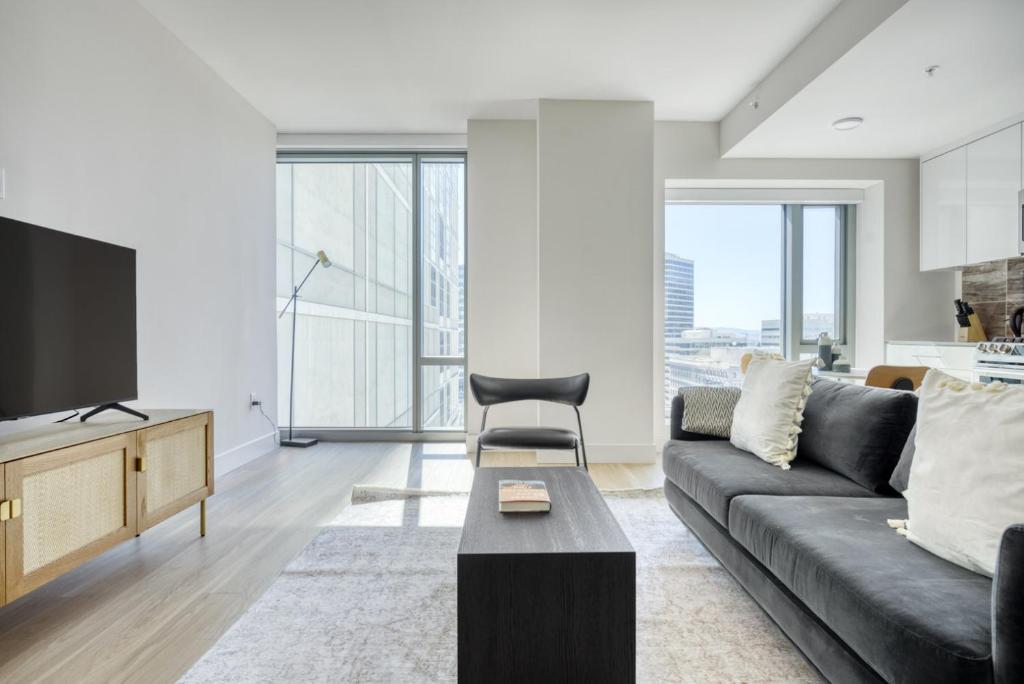 Gallery image of Oakland 1BR w Pool WD Sky Deck next to BART SFO-669 in Oakland