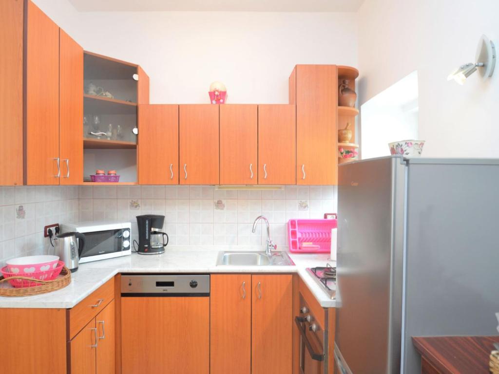 Kuchyňa alebo kuchynka v ubytovaní Apartment Franko 2 by Interhome