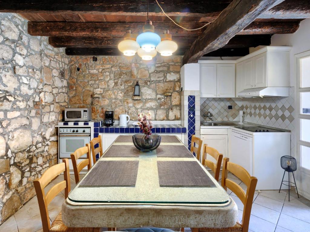Kuchyňa alebo kuchynka v ubytovaní Holiday Home Erika by Interhome