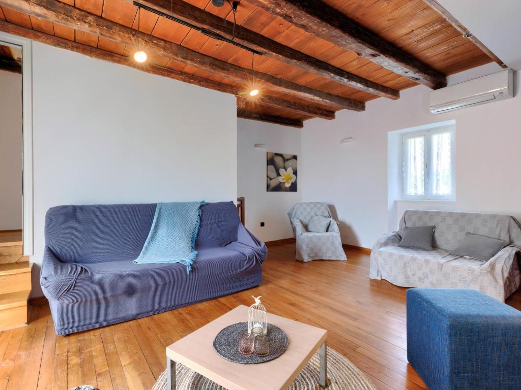 Posedenie v ubytovaní Holiday Home Erika by Interhome