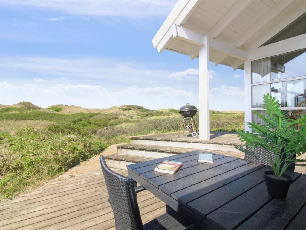 Balkón nebo terasa v ubytování Holiday Home Anne - 100m from the sea by Interhome