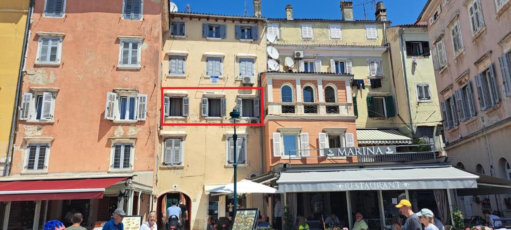 Budova, v ktorej sa apartmán nachádza