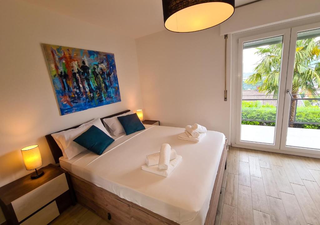 Suite Apartment with a view and free parking - Resim 7