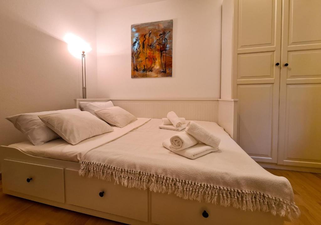 Suite Apartment with a view and free parking - Resim 16