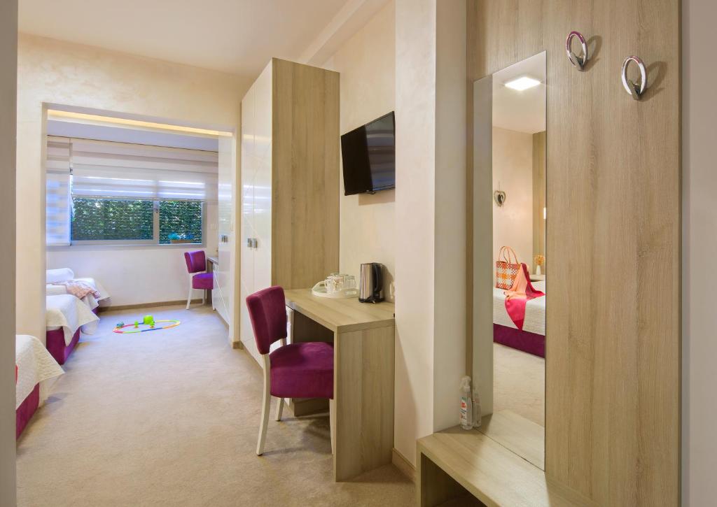 Hotel Hermes Budva - 9