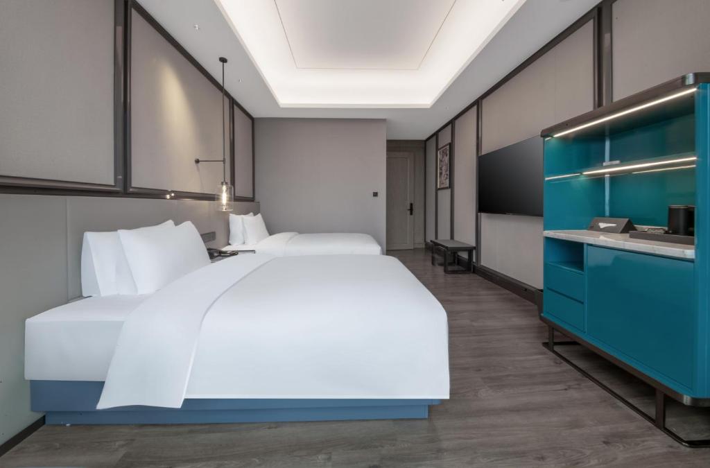 Crowne Plaza Hangzhou Linping, an IHG Hotel - Two-Bedroom Suite With Belgrade City View