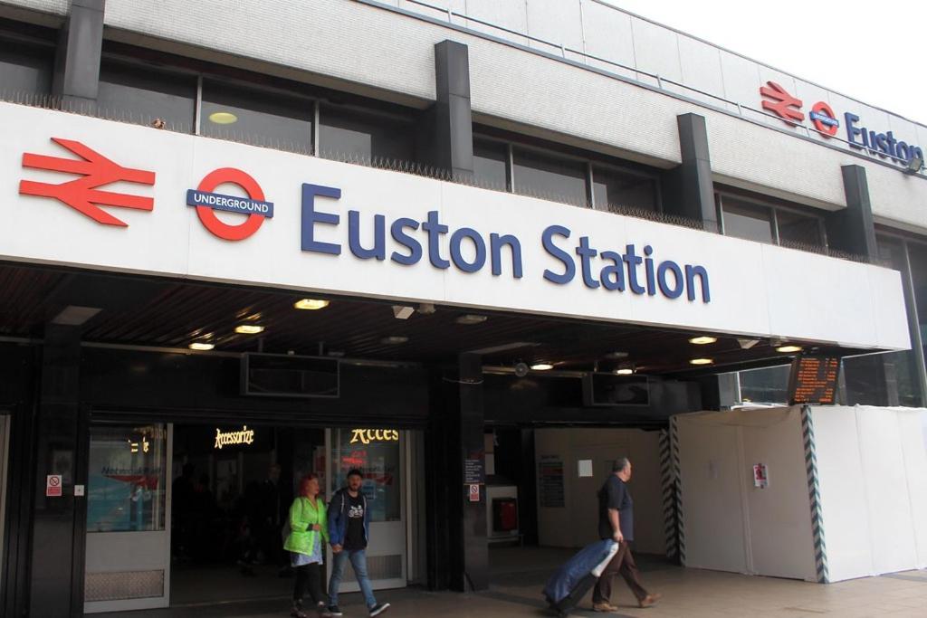 5 mins to Euston Station, Private Spacious Room A