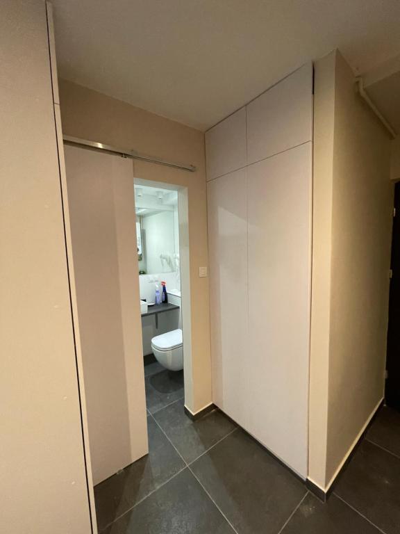 PRZYSTANEK KATOWICE Aleja Korfantego 8 - 3