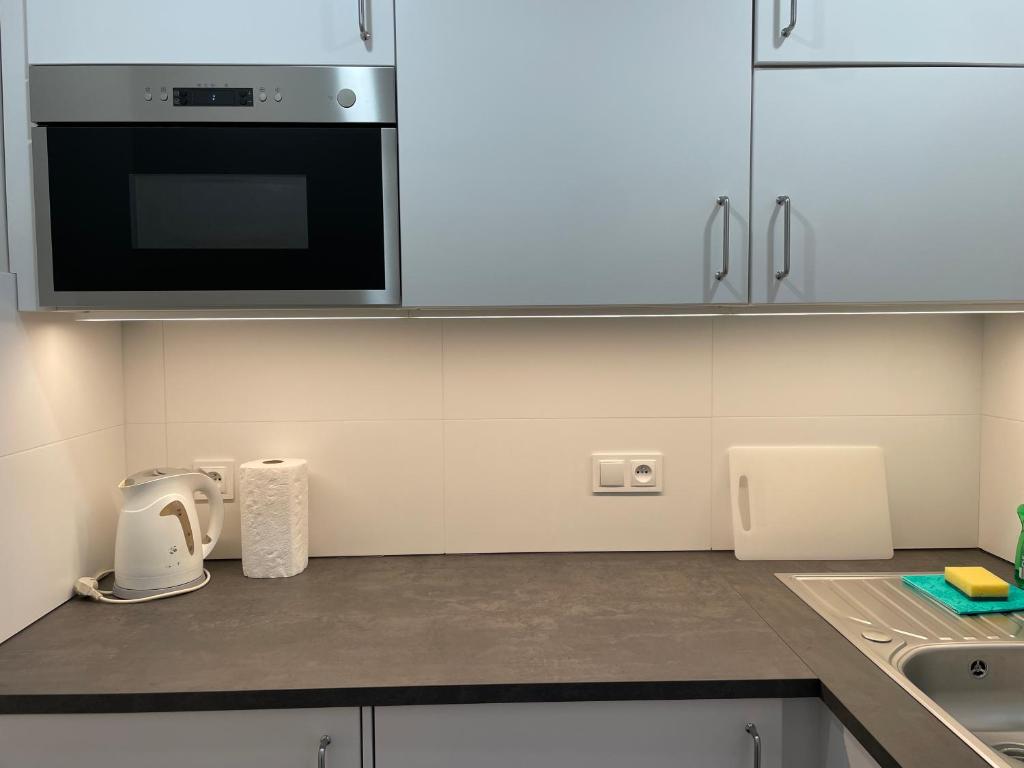 PRZYSTANEK KATOWICE Aleja Korfantego 8 - 2