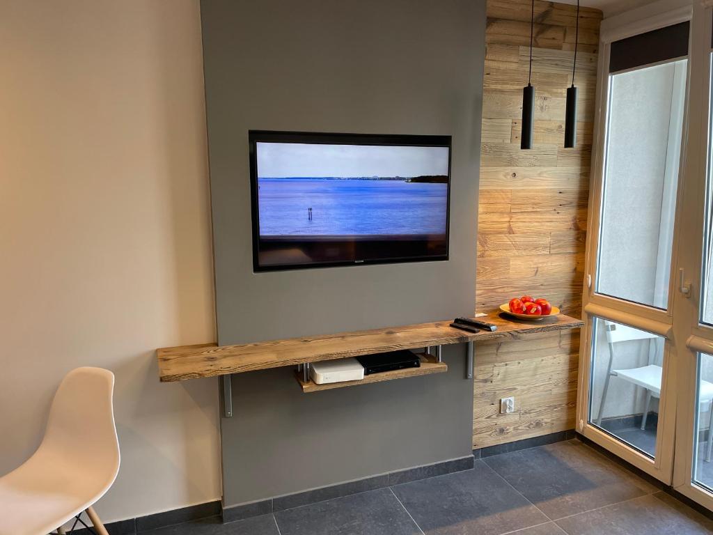 PRZYSTANEK KATOWICE Aleja Korfantego 8 - 5