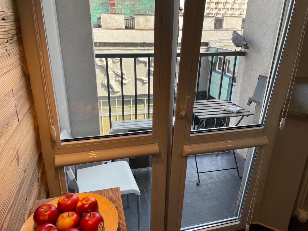 PRZYSTANEK KATOWICE Aleja Korfantego 8 - 8