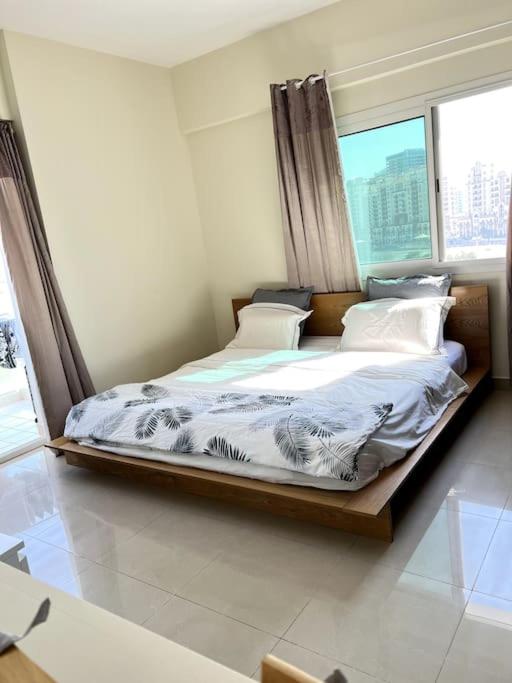 Delightful 1 Bedrooms Apartment in Prime Location Dubai, Dubai